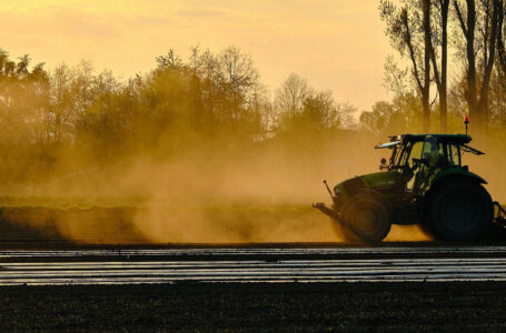 Ammodernamento delle macchine agricole: il bando PNRR M2C1 – Investimento 2.3